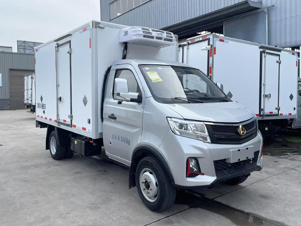 长安跨越王X3 PLUS冷藏车-3.2米厢长