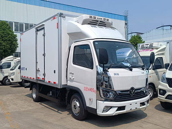 福田奥铃M卡冷藏车-3.7米厢长