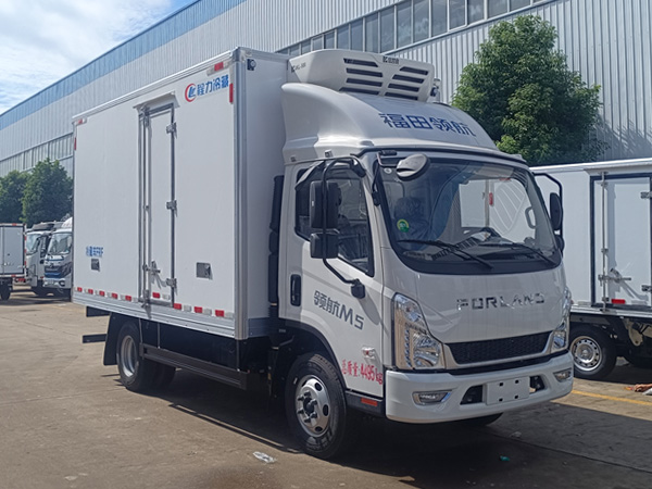 福田领航M5冷藏车