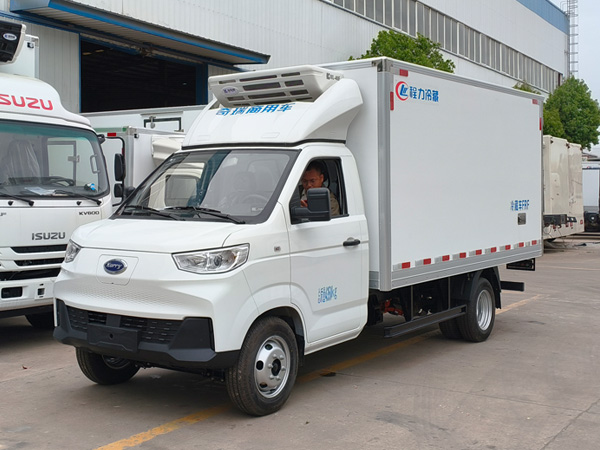 开瑞小象X7冷藏车-3.7米厢长