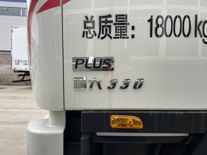 1758613664463925.jpg 东风天锦KR冷藏车-新款330马力06.jpg